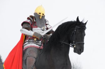 Славянский воин с мечом на вороном коне