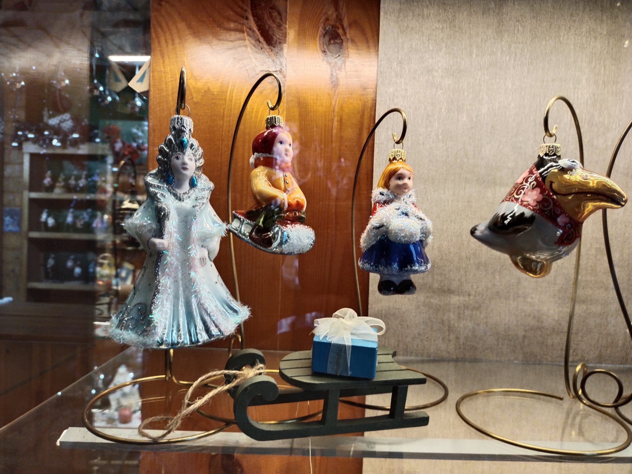 Ёлочные игрушки: история создания, много красивых фотографий с фабрики стеклянных елочных украшений